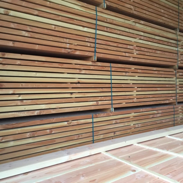OSSATURE BOIS MASSIF RABOTÉ C24 DOUGLAS CLASSE 3.1 NATUREL - 45*220*5100 - Ambiance3 img