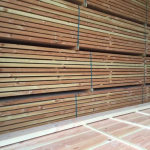 OSSATURE BOIS MASSIF RABOTÉ C24 DOUGLAS CLASSE 3.1 NATUREL - 45*220*5400 - Ambiance3 img