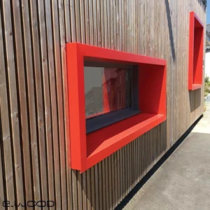 BARDAGE BOIS DOUGLAS PURGÉ D'AUBIER NATUREL - KARL1 40*40*LONG.DISPONIBLE - Ambiance3 img