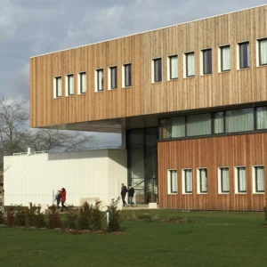 BARDAGE BOIS DOUGLAS CLASSE 3.1 ROSE DOUGLAS - LARS 21*132*LONG.DISPONIBLE - Ambiance1 img