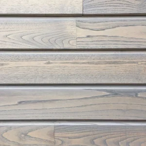 BARDAGE BOIS CHÂTAIGNIER ABOUTÉ CLASSE 4 SATURÉ GRIS GREY CLOUD (VIEUX BOIS) - LARS 20*132*3000 - Ambiance1 img