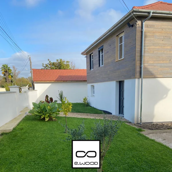 BARDAGE BOIS CHÂTAIGNIER ABOUTÉ CLASSE 4 SATURÉ GRIS SILVER GREY (GRIS) - ASLOG 21*125*3000 - Ambiance1 img