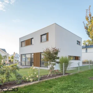 BARDAGE BOIS CHÂTAIGNIER ABOUTÉ CLASSE 4 SATURÉ TON BOIS TEAK - KARL1 40*40*3000 - Ambiance1 img