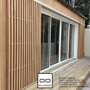 BARDAGE BOIS CHÂTAIGNIER ABOUTÉ CLASSE 4 SATURÉ TON BOIS TEAK - KARL1 40*40*3000 - Ambiance2 img