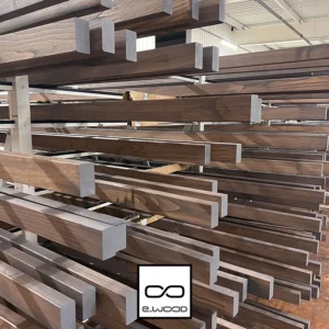 BARDAGE BOIS CHÂTAIGNIER ABOUTÉ CLASSE 4 SATURÉ GRIS SILVER GREY (GRIS) - KARL2 40*70*3000 - Ambiance6 img