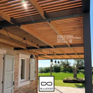 BARDAGE BOIS ROBINIER ABOUTÉ CLASSE 4 NATUREL - KARL1 40*40*3000 - Ambiance1 img