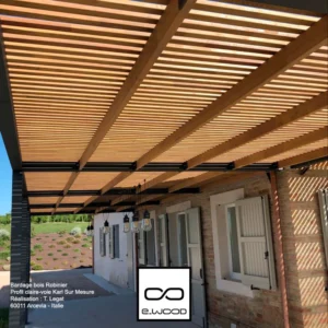 BARDAGE BOIS ROBINIER ABOUTÉ CLASSE 4 NATUREL - KARL1 40*40*3000 - Ambiance2 img