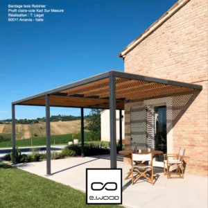 BARDAGE BOIS ROBINIER ABOUTÉ CLASSE 4 NATUREL - KARL1 40*40*3000 - Ambiance3 img