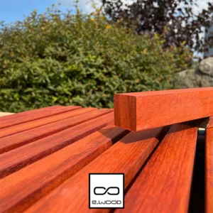 BARDAGE BOIS PADOUK CLASSE 4 NATUREL - KARL1 40*40*LONG.DISPONIBLE - Zoom img