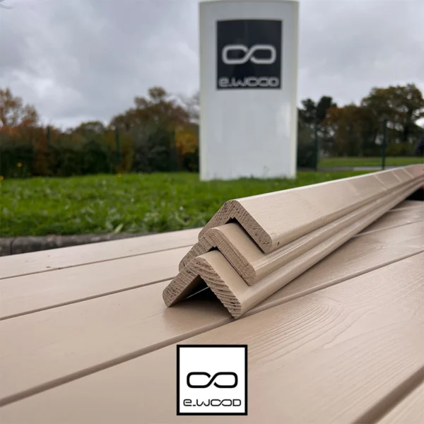 ACCESSOIRES BARDAGE BOIS EPICÉA CLASSE 3.1 PEINT BEIGE CANOPEE - CORNIERE ANGLE 68*68*3000 - Packshot1 img