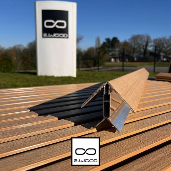 ACCESSOIRE BARDAGE E-WOOD® BOIS COMPOSITE EXCELLENCE BROSSÉ TON BOIS RED CEDAR - CORNIERE ANGLE 66*66*3000 - Packshot1 img