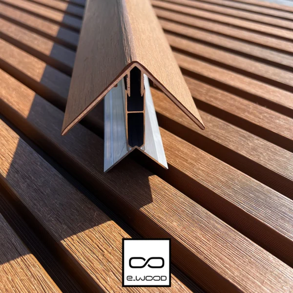 ACCESSOIRE BARDAGE E-WOOD® BOIS COMPOSITE EXCELLENCE BROSSÉ TON BOIS TEAK - CORNIERE ANGLE 66*66*3000 - Packshot2 img