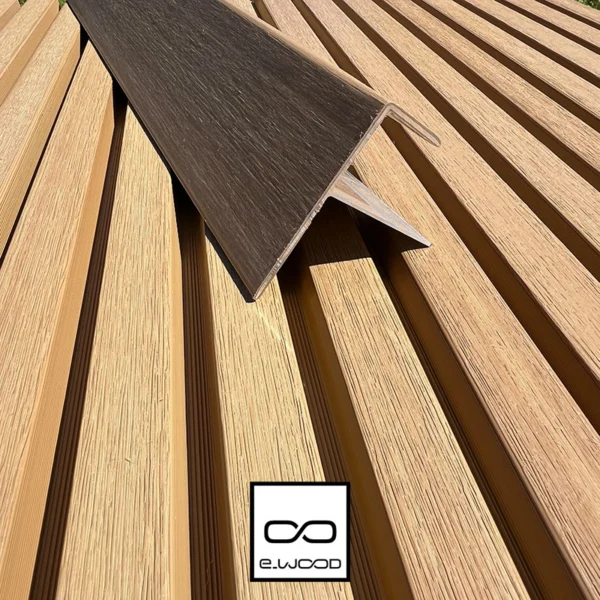 ACCESSOIRE BARDAGE E-WOOD® BOIS COMPOSITE EXCELLENCE BROSSÉ TON BOIS RED CEDAR - PROFIL EXTRÉMITÉ 37*94*3000 - Zoom2 img