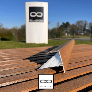 ACCESSOIRE BARDAGE E-WOOD® BOIS COMPOSITE EXCELLENCE BROSSÉ TON BOIS TEAK - PROFIL EXTRÉMITÉ 37*94*3000 - Packshot1 img