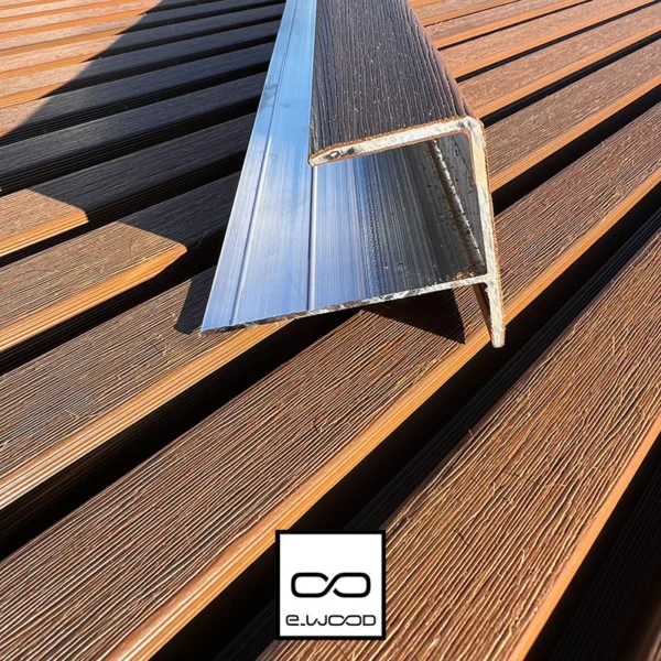 ACCESSOIRE BARDAGE E-WOOD® BOIS COMPOSITE EXCELLENCE BROSSÉ TON BOIS TEAK - PROFIL EXTRÉMITÉ 37*94*3000 - Packshot2 img