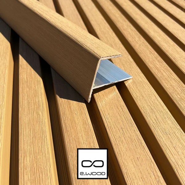 ACCESSOIRE BARDAGE E-WOOD® BOIS COMPOSITE EXCELLENCE BROSSÉ TON BOIS RED CEDAR - PROFIL FINITION 37*61*3000 - Packshot2 img