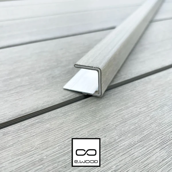 ACCESSOIRE BARDAGE E-WOOD® BOIS COMPOSITE EXCELLENCE BROSSÉ GRIS ANTIQUE - PROFIL EXTRÉMITÉ LOKI 22*25*3000 - Packshot2 img