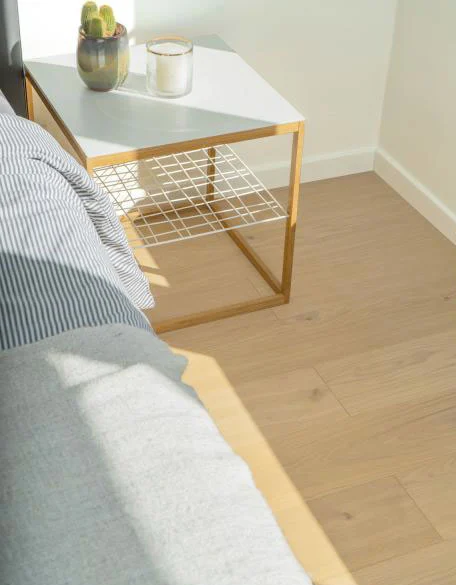 PARQUET CONTRECOLLÉ TOPWOOD CHÊNE VERNIS UV RIESLING - GO4 - CLIC 9,5*165*1200 - Ambiance1 img