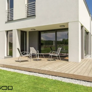 TERRASSE BOIS PIN SYLVESTRE CLASSE 4 BRUN - 1 FACE RAINURÉE 1 FACE LISSE 27*145*LONG.DISPONIBLE - Ambiance2 img