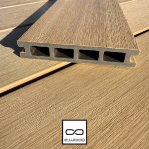 TERRASSE E-WOOD® BOIS COMPOSITE ALVÉOLAIRE STRUCTURÉ ET BROSSÉ TON BOIS TEAK - CLIP 25*140*2800 - Zoom2 img