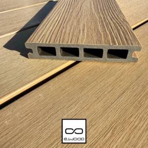 TERRASSE E-WOOD® BOIS COMPOSITE ALVÉOLAIRE STRUCTURÉ ET BROSSÉ TON BOIS TEAK - CLIP 25*140*2800 - Zoom img