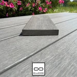 TERRASSE E-WOOD® BOIS COMPOSITE EXCELLENCE PLEIN STRUCTURÉ ET BROSSÉ GRIS SILVER - A VISSER 23*138*3000 - Packshot3 img