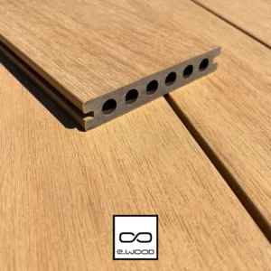 TERRASSE E-WOOD® BOIS COMPOSITE EXCELLENCE SEMI-PLEIN STRUCTURÉ ET BROSSÉ TON BOIS RED CEDAR - CLIP 23*138*4000 - Zoom2 img