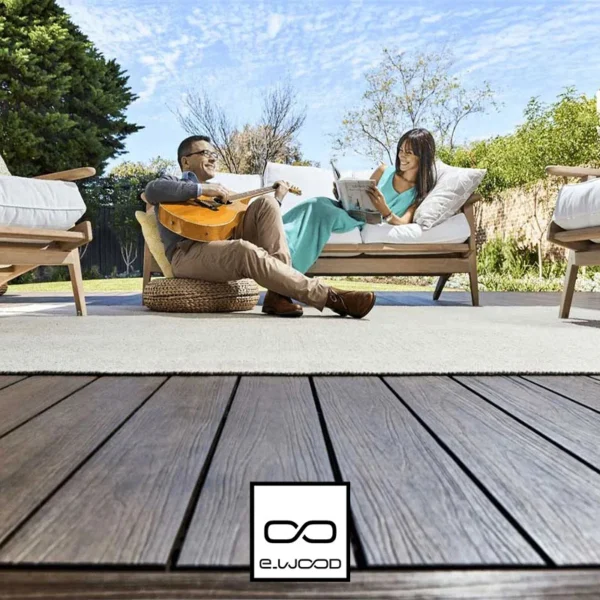 TERRASSE E-WOOD® BOIS COMPOSITE SEMI PLEIN STRUCTURÉ ET BROSSÉ TON BOIS AGED WOOD - CLIP 23*210*4000 - Ambiance1 img