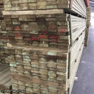 OSSATURE TERRASSE BOIS PIN SYLVESTRE CLASSE 4 VERT - ANGLES ARRONDIS 45*120*LONG.DISPONIBLE - Packaging img