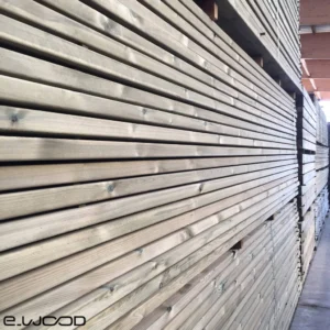 OSSATURE TERRASSE BOIS PIN SYLVESTRE CLASSE 4 VERT - ANGLES ARRONDIS 45*195*LONG.DISPONIBLE - Ambiance3 img
